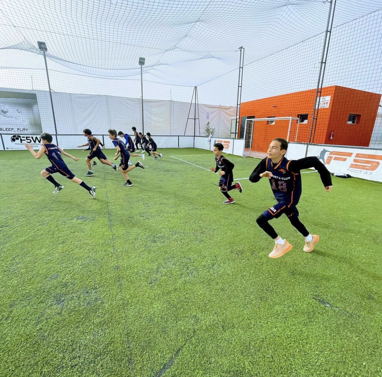F5 SPORTS CLUB — photo 4