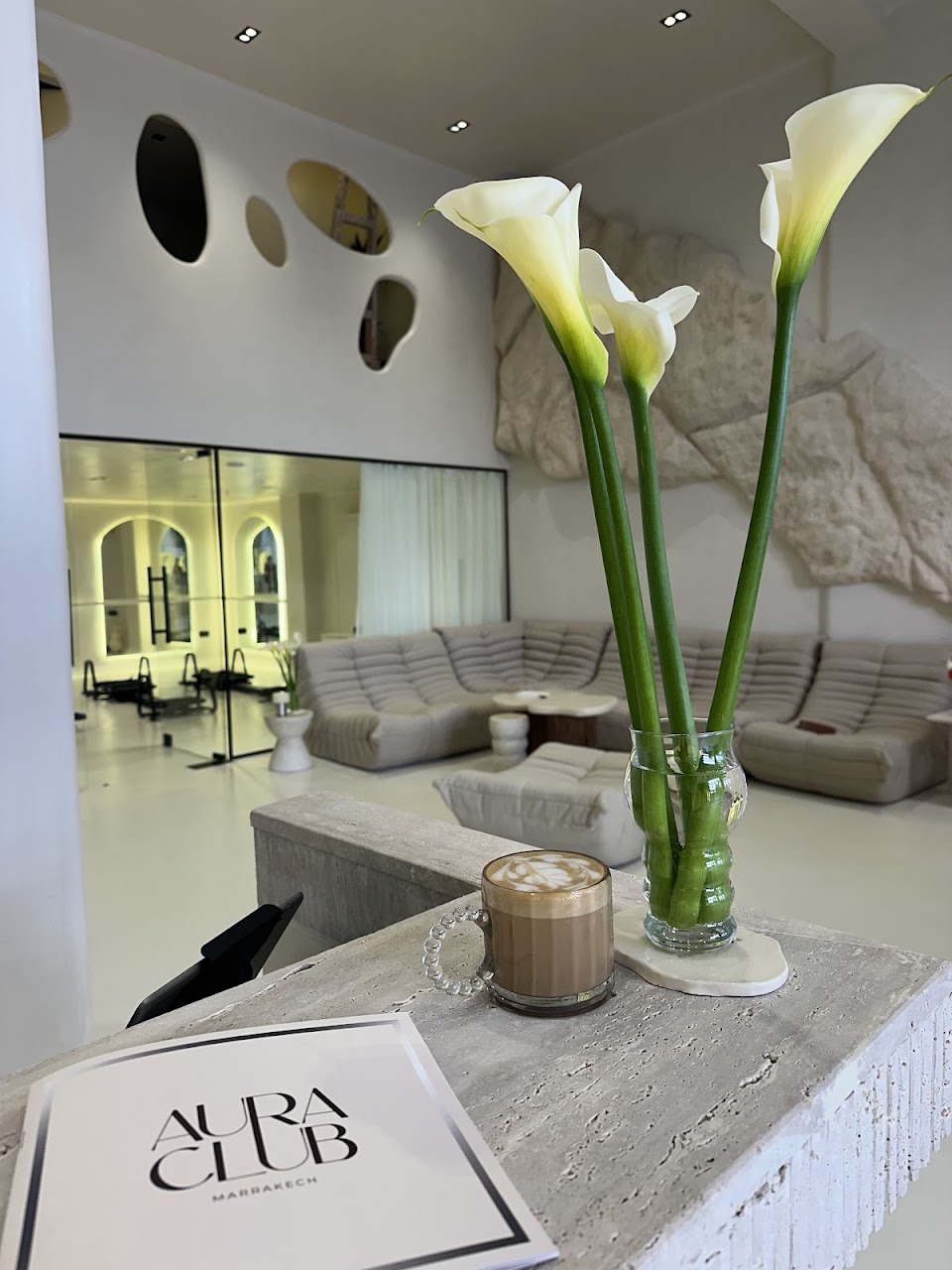 Aura Club Lagree Pilates Care Face Massage Coffee Shop — photo 3