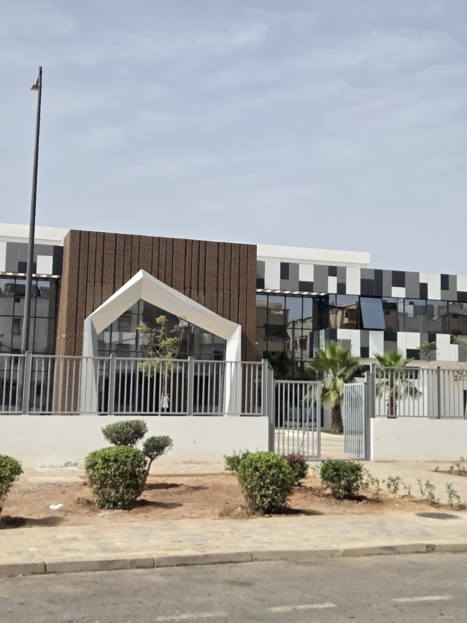 مسبح نصف أولمبي بحي الوفاق بأكادير — photo 2