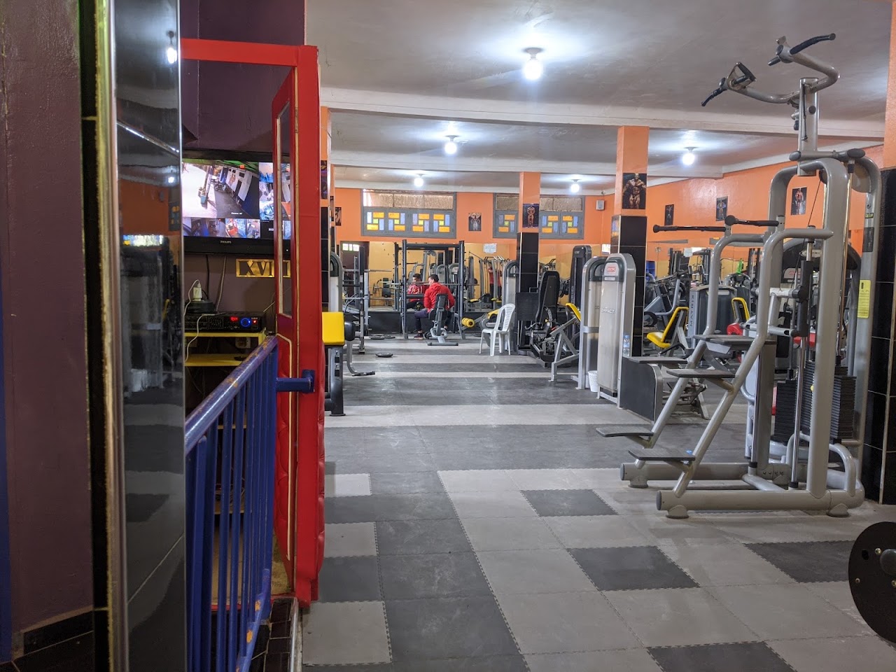 Gym . قاعة رياضية — photo 4
