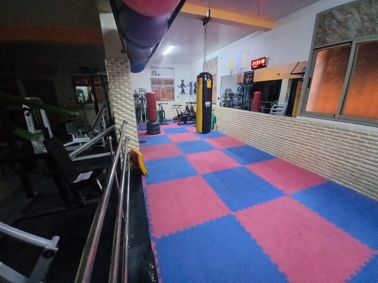 نادي أبطال الغد لكمال الأجسام و اللياقة — photo 3