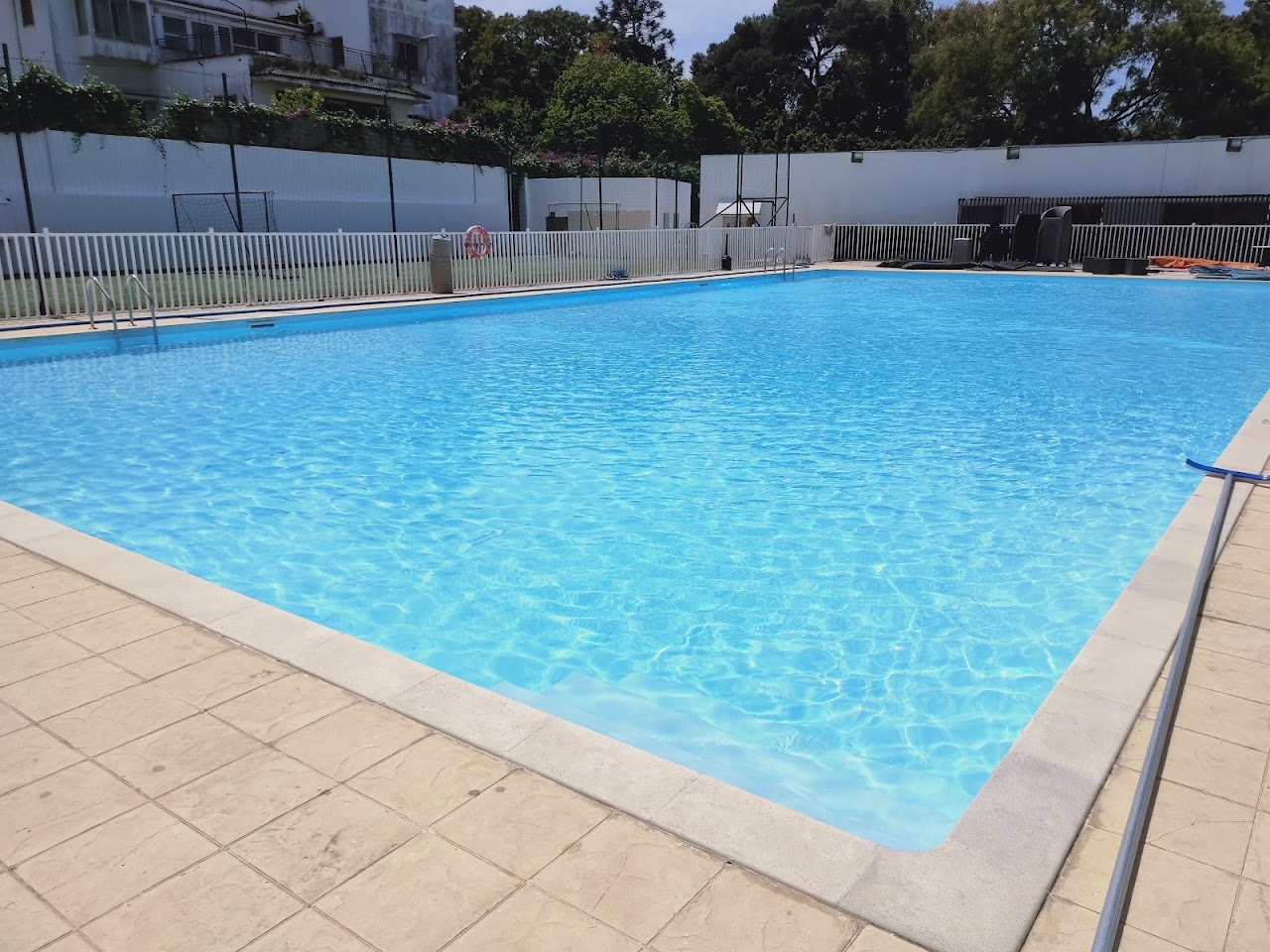 American swimming pool — photo 4
