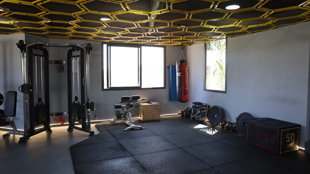 J FIT — photo 2