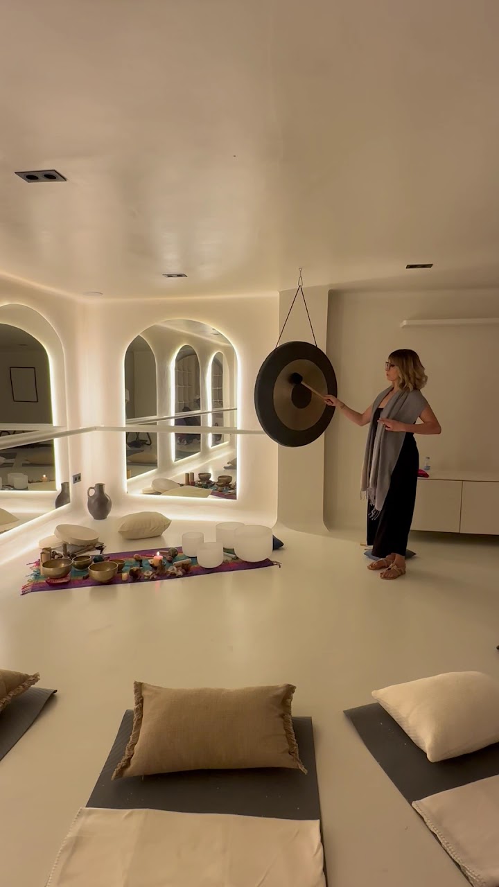 Aura Club Lagree Pilates Care Face Massage Coffee Shop
