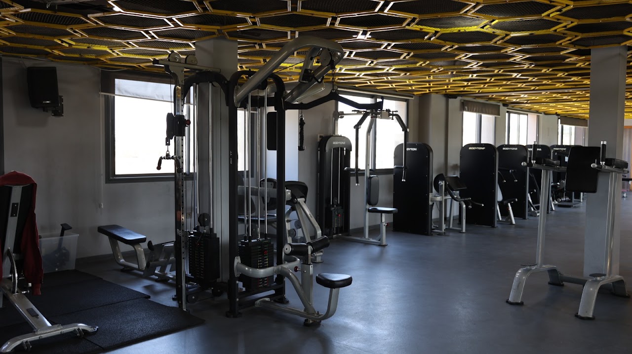 J FIT — photo 4