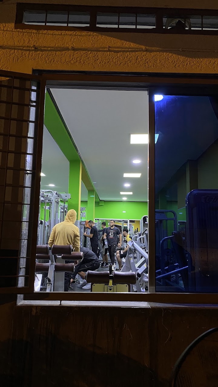 GOLD GYM — photo 4