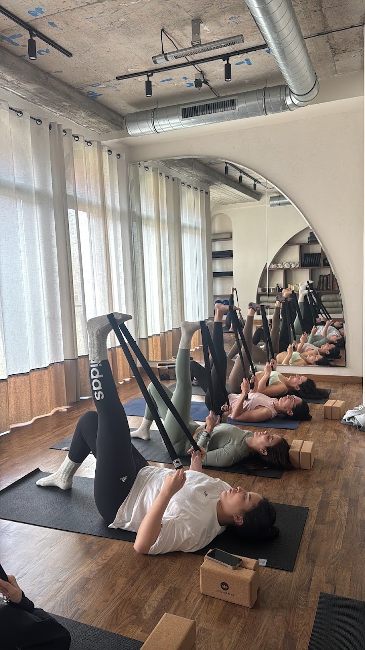 Yoga & Pilates Reformer avec MarYama lafrindi — photo 2