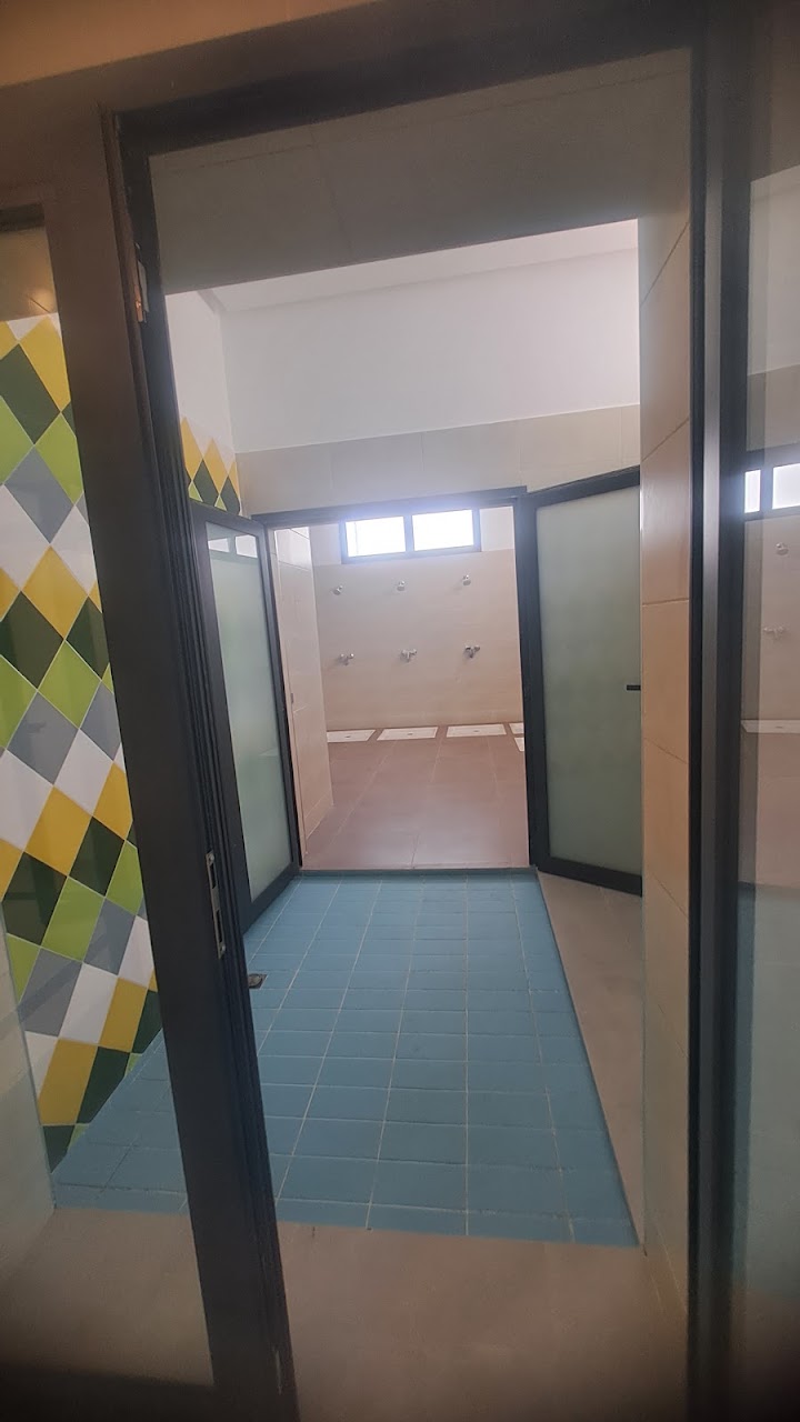 مسبح نصف أولمبي بحي الوفاق بأكادير — photo 4