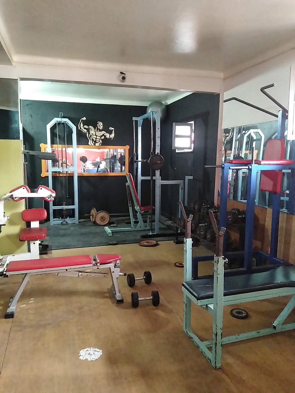 Association El Menzeh ( salle de sport musculation)