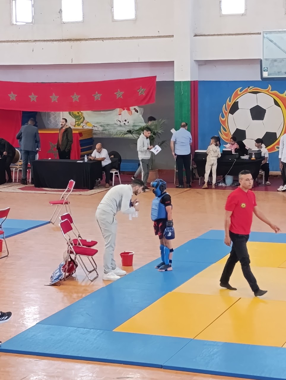 YA-NIS FIGHT — photo 2