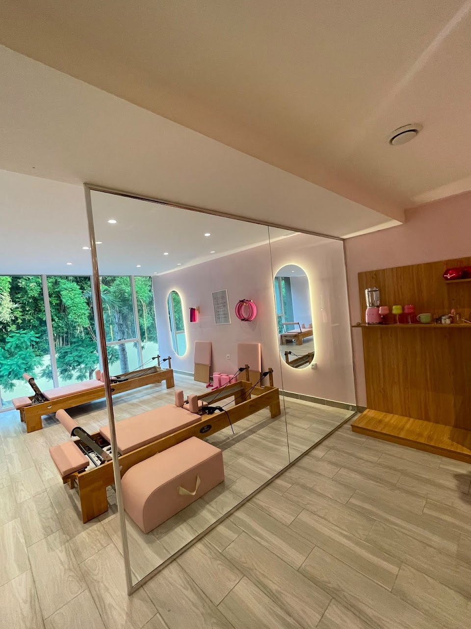 Pink Hour Studio — photo 4