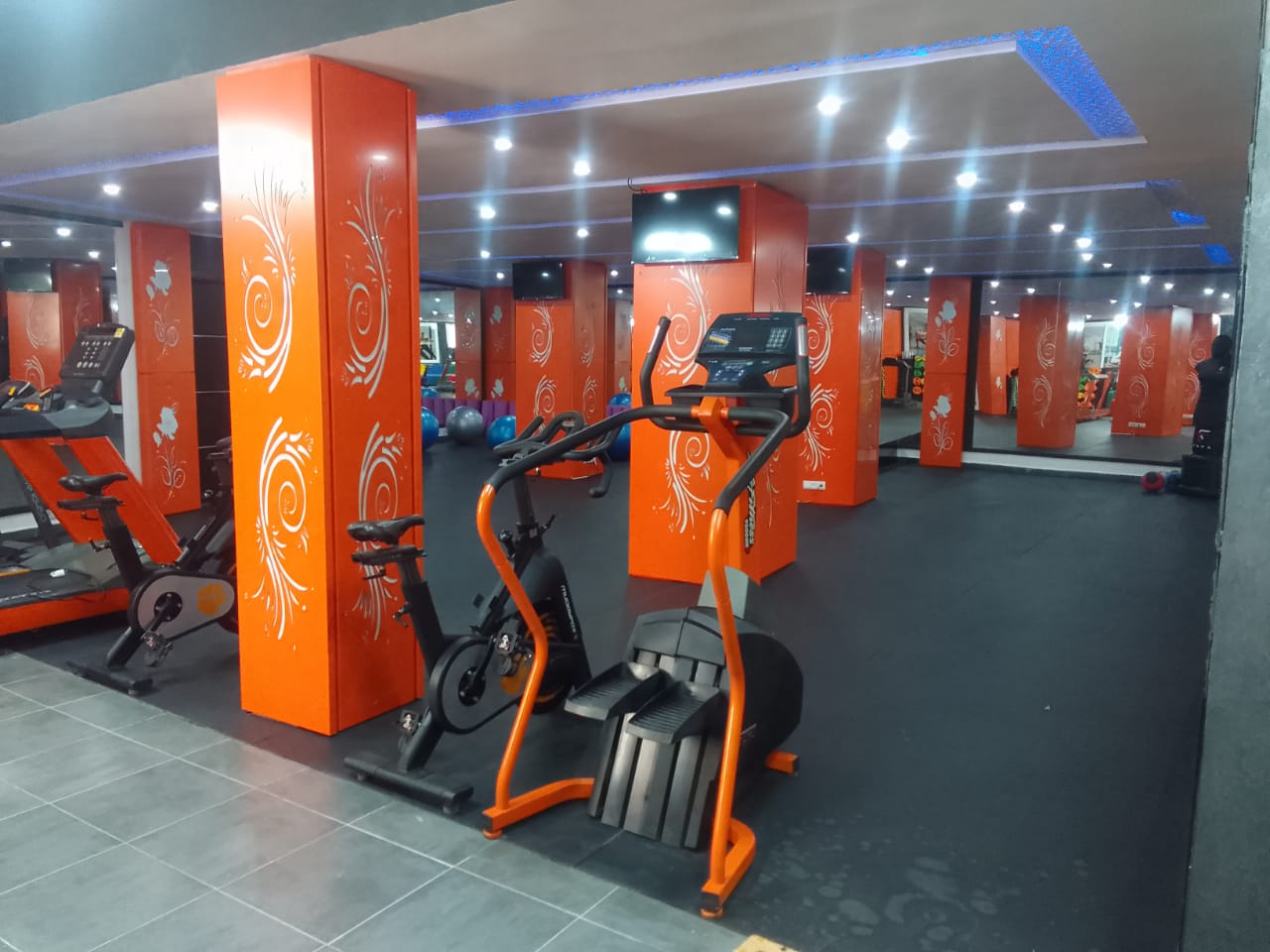 Espace Club Slimness : Salle de Sport, Salon de Coiffure & Ésthetique, Piscine, Hammam, Spa & Snack — photo 2